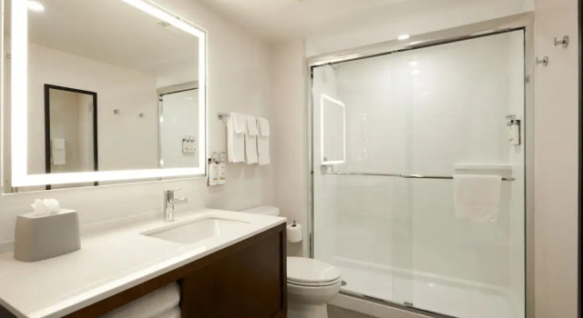 Двухместный семейный номер Standard Holiday Inn & Suites Ottawa Kanata by IHG