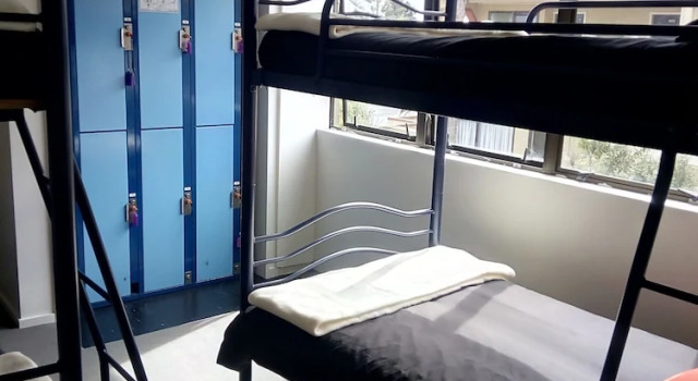 The Bouncing Lamb Backpackers, Забронировать Хостел Хостелы Нельсон, рядом с Пляж-заповедник Тахунануи, Хостел