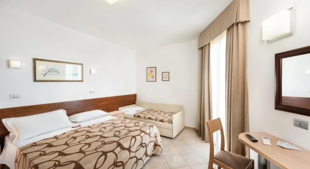 Трёхместный номер Standard Hotel Fenix