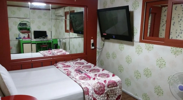 Young Bin Motel, Rezerwuj Motel Hotele w Hyomok z parkingiem, Parking