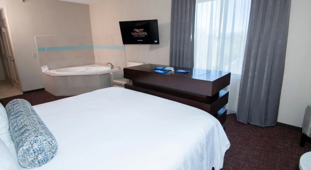 Полулюкс Deluxe Win-River Resort and Casino