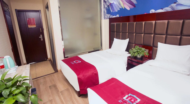 PAI Hotels· Yan'an University Yangjialing, Book Hotel Hoteller i Yanan med parkering, Parkering