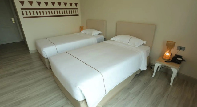 Navela Hotel & Banquet, Rezervovat Hotel Hotely v Central Thailand s parkováním, Parkování