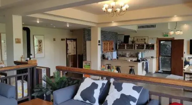 Kiwi Mountain Villa, Book Villa Sommerhuse i Huzhou, Hytte