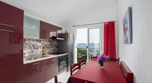 Nice Apartment in Pisak With 3 Bedrooms and Wifi, Rezerwuj Apartament Pisak Split Region