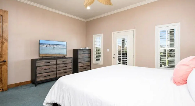 Yoho Hideout 4 Bedroom Home by RedAwning, Book Feriehus Bolivar Peninsula Houston