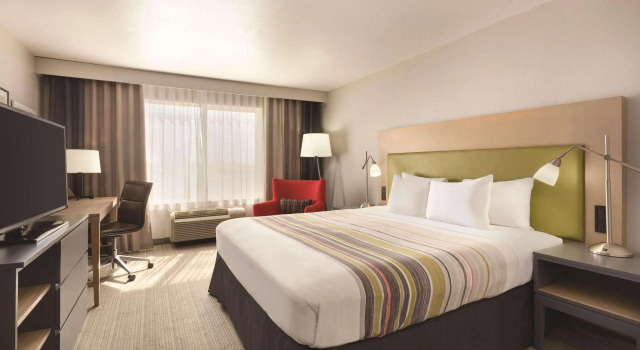 Country Inn & Suites by Radisson, Fresno North, CA, Buchen Sie Hotel SPA-Hotels in Fresno, SPA