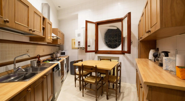 The Dante Apartment, Забронировать Апартаменты/квартира Отели Неаполя с парковкой, рядом с Ospedale degli Incurabili, Парковка