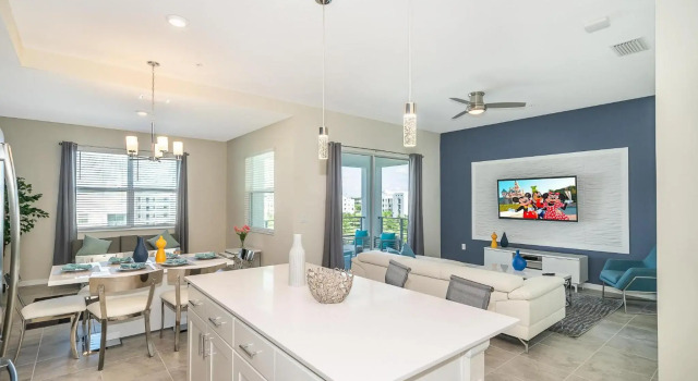 DC405 Storey Lake Condo 2 bed 2 bath free Waterpark