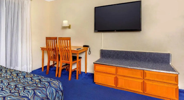Трёхместный номер Executive Comfort Inn Bay of Isles