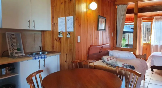 Четырёхместный номер Standard Lakeside Accommodation