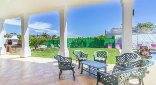 Villa San Jose, Varaa Villa Mökit kohteessa Malaga Province, Mökki