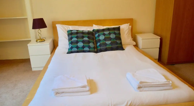 3 Bedroom Bruntsfield Flat, Забронировать Отель Отели Мерчистон 3 звезды, 3*