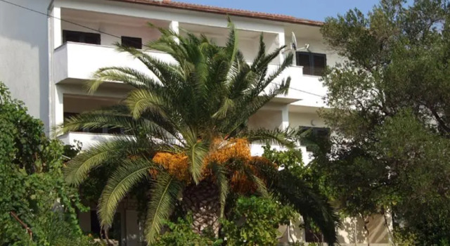 Haus Maro, Prenota Hotel Arbe 
