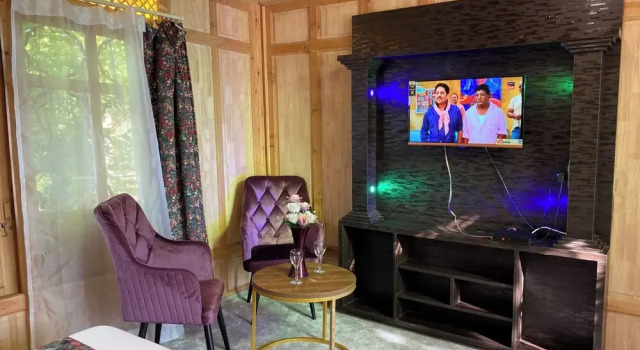 Люкс Luxury The Apollo 11 Heritage Luxury Houseboat