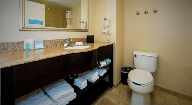 Четырёхместный номер Standard Hampton Inn Jacksonville-I-295 East/Baymeadows