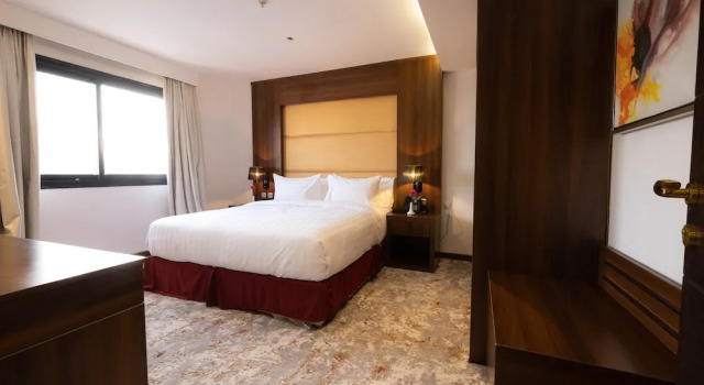 Двухместный полулюкс Mira Business Hotel