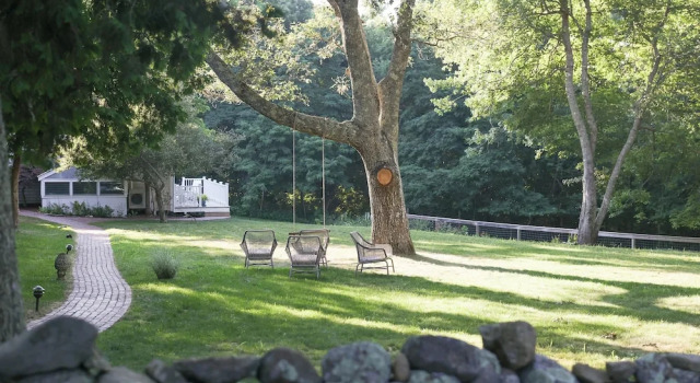 Номер Classic Lamberts Cove Inn & Resort