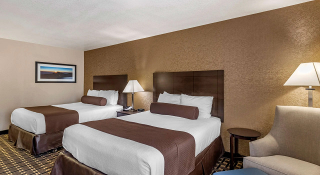 Четырёхместный номер Standard Best Western Plus Las Vegas West