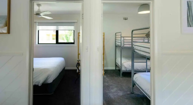 Апартаменты Standard Georges Bay Apartments
