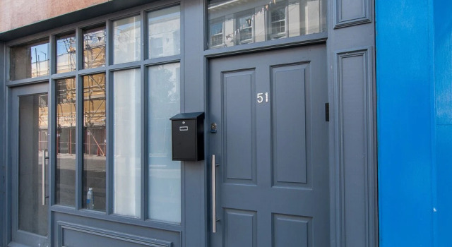 2 Bed Flat in Pedestrianized High Street