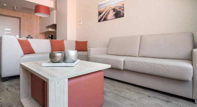 Modern Apartment With a Microwave, Near the Sea, Prenota Appartamento Hotel a Flanders con parcheggio, Parcheggio