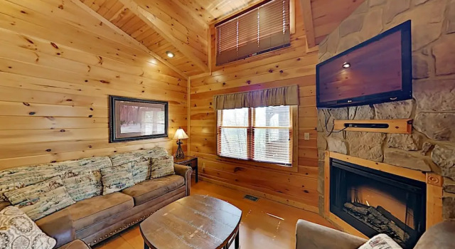 Gatlinburg Falls W/ Hot Tub & Big Views! 2 Bedroom Cabin