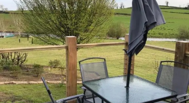 Lough Erne Glamping Pod, Book Campingplads Enniskillen Irland
