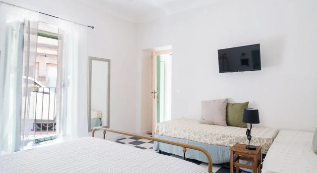 Четырёхместный семейный номер Standard A Calata Rooms