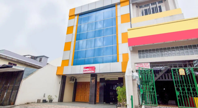 OYO 3023 Yellow Residence, Rezerwuj Hotel Medan Sumatra