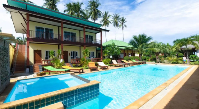 Двухместный номер Standard с видом на бассейн Sleep In Lanta Resort