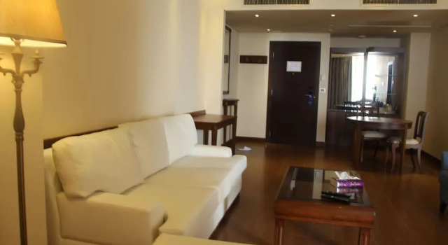 Golden Tulip Jiyeh Marina, Book Hotel Hotels in Jiyeh with Parking, Parking