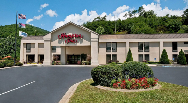 Clarion Pointe Cherokee, Забронировать Отель Чероки Аппалачи, рядом с Золотодобывающая и рубиновая шахта Smokey Mountain