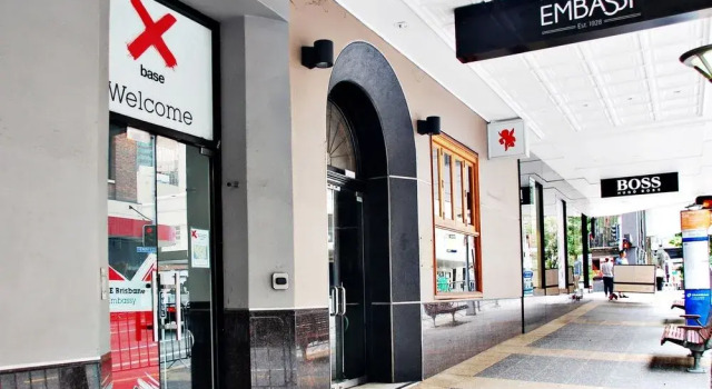Base Brisbane Embassy, Забронировать Отель Брисбен - центр города Брисбен, рядом с Риверстейдж