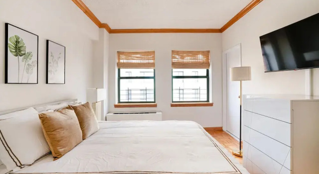 Contemporary 2 Bed 2 Bath Apt Bright and Sunny, Забронировать Апартаменты/квартира Апартаменты Нью-Йорка, рядом с Bergdorf Goodman, Апартаменты/квартира