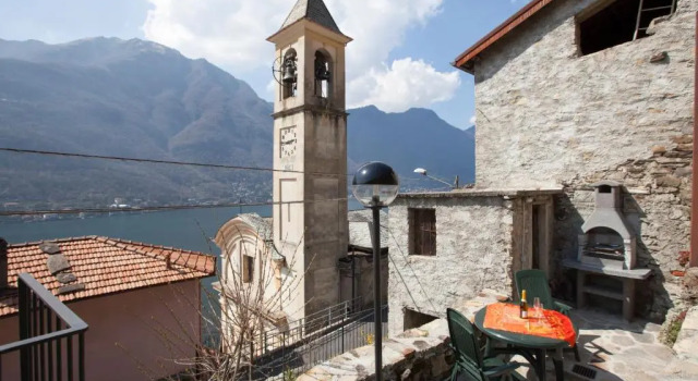 Pinky House, Book Hotel Nesso Como