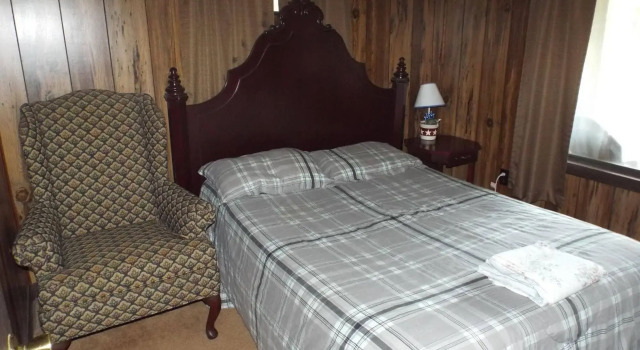 Hemlock Campground And Cottages, Prenota Campeggio Hotel a Monroe County con parcheggio, Parcheggio