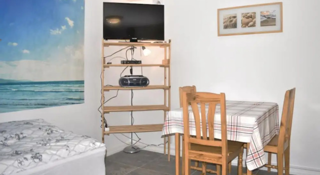 Beautiful Home in Sölvesborg With 5 Bedrooms, Sauna and Wifi, Book Hotel Sölvesborg 