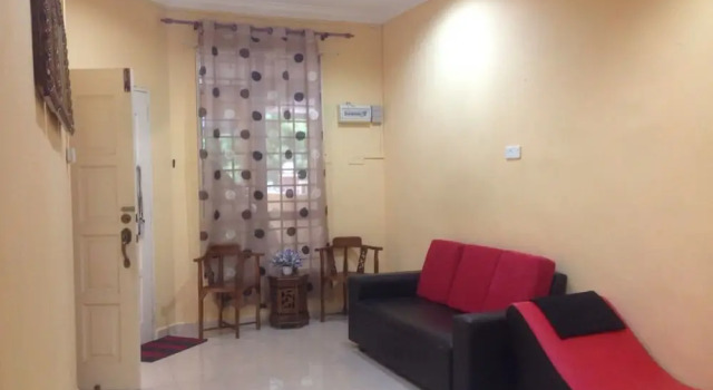 Коттедж с 3 комнатами Homestay Ira Jaya - 4 Unit Rumah