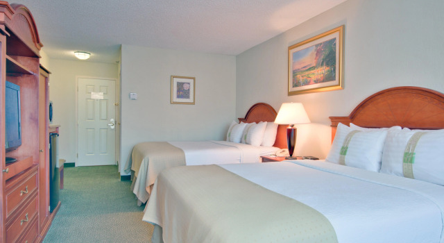 Holiday Inn South Burlington, Varaa Hotelli Hotellit New England uima-altaalla, Uima-allas