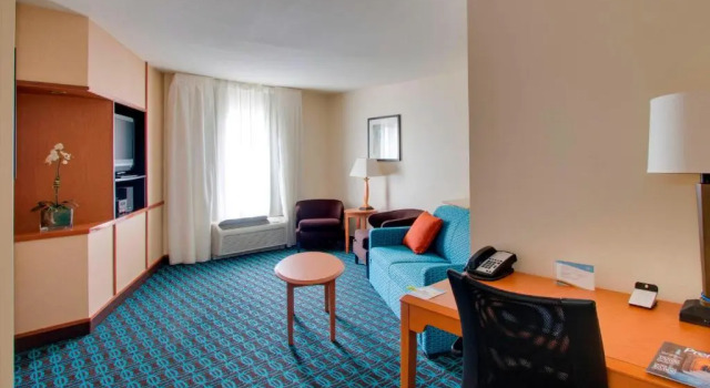 Двухместный люкс c 1 комнатой Fairfield Inn & Suites by Marriott Clermont