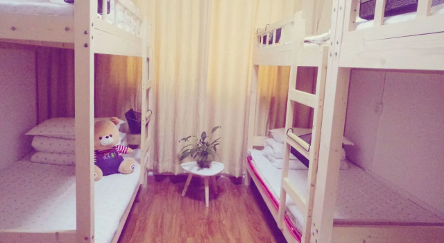 Wuhan Time On The Way Hostel