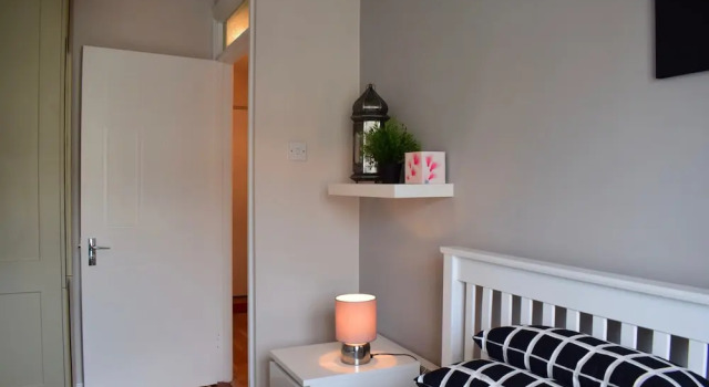 Central 1 Bedroom Next to Hapenny Bridge, Забронировать Апартаменты/квартира Дублин Каунти Дублин, рядом с Театр Олимпия