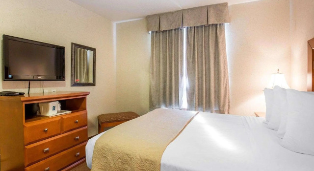 Двухместный номер Standard Quality Inn & Suites Lethbridge East