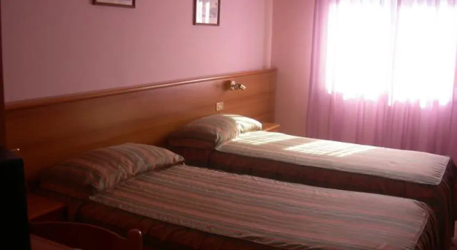 Albergo Pino Solitario, Book Hotel Vetralla Lake Vico