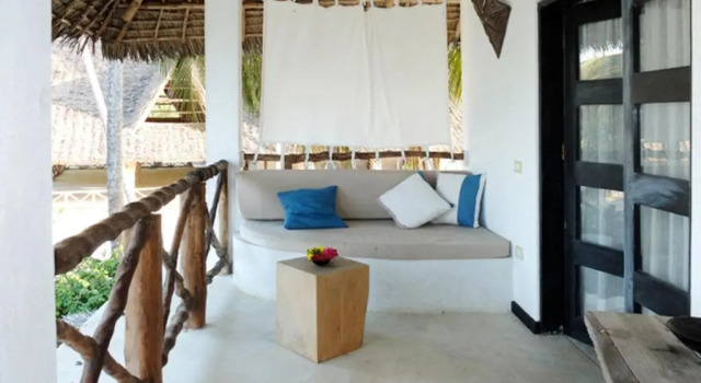 Полулюкс рядом с пляжем Pongwe Bay Resort