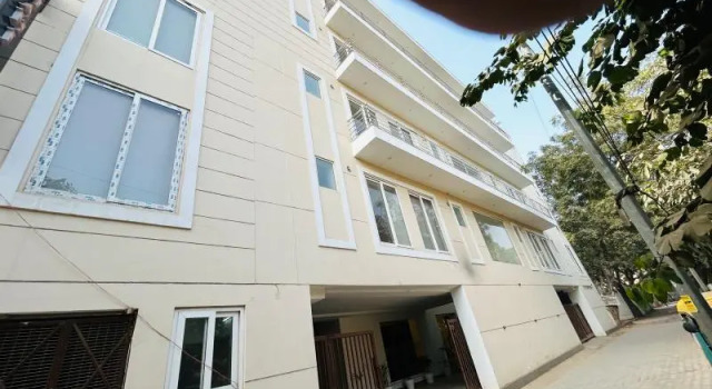 Hotel Amahi Inn Sector 30, Забронировать Отель Отели Гургаон 3 звезды, рядом с Motorola Solutions India, 3*