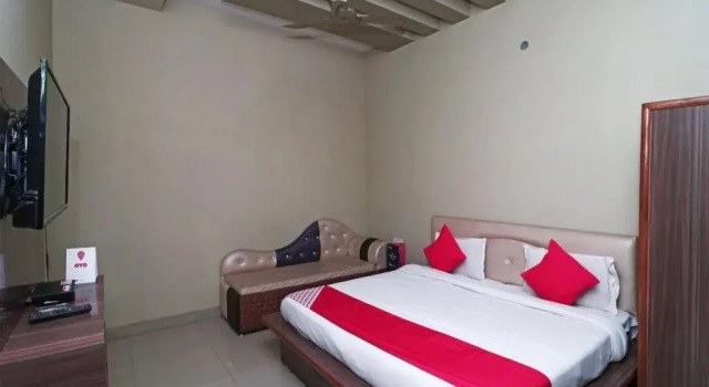 Elibrista By OYO Rooms