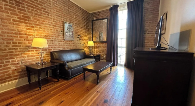 Двухместный люкс Inn on St. Peter, a French Quarter Guest Houses Property