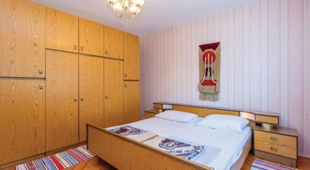 Awesome Home in Senj With 4 Bedrooms, Rezerwuj Hotel Senj 